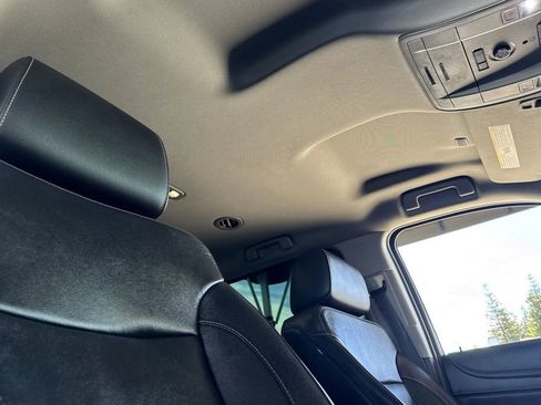 Used 2019 Chevrolet Suburban LT image 15