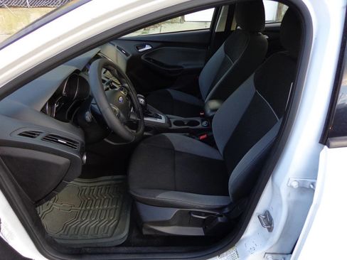 Used 2014 Ford Focus SE image 9