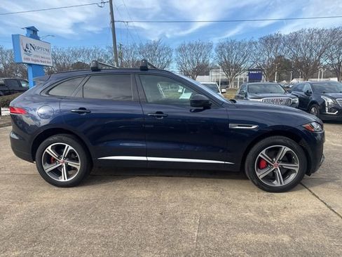 Used 2017 Jaguar F-PACE S image 4