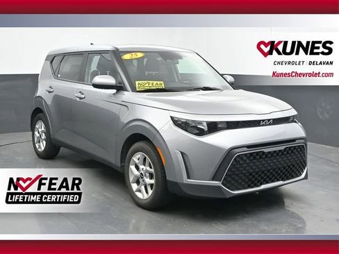 Used 2025 Kia Soul LX w/ LX Technology Package FWD image 1
