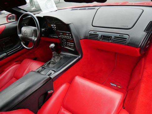 Used 1994 Chevrolet Corvette Convertible RWD image 14