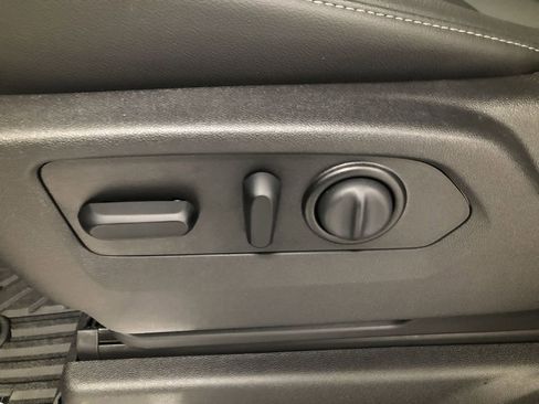 Used 2020 Chevrolet Silverado 1500 LTZ image 12