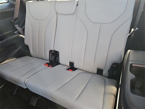 Used 2025 Hyundai Palisade SEL image 20