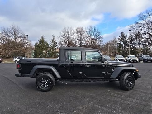 Used 2020 Jeep Gladiator Sport image 14