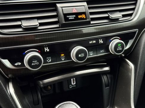 Used 2018 Honda Accord Sport image 24