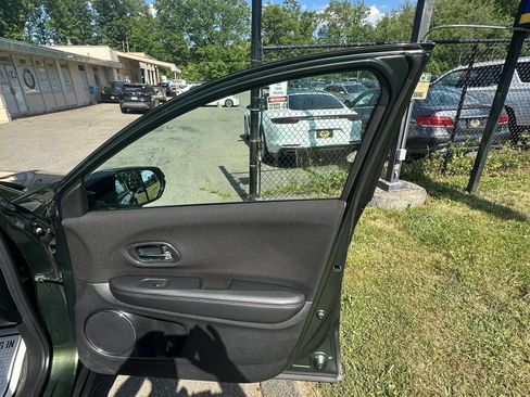 Used 2017 Honda HR-V EX image 31