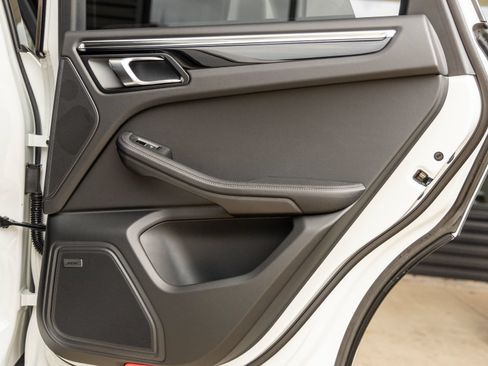 New 2026 Porsche Macan AWD/4WD image 37