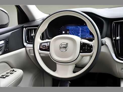 Used 2024 Volvo S60 B5 Plus AWD/4WD image 17