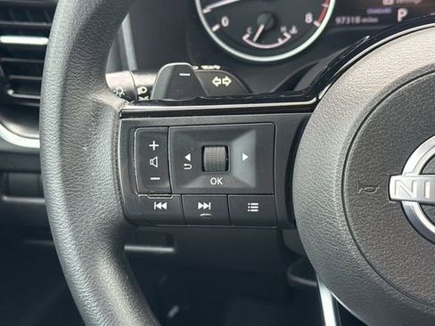 Used 2022 Nissan Rogue SV FWD image 30