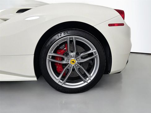 Used 2018 Ferrari 488 Spider RWD image 12