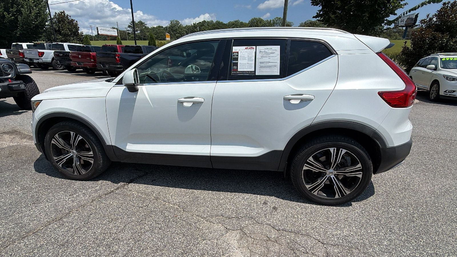Used 2021 Volvo XC40 T5 Inscription w/ Protection Package Premier AWD/4WD image 11