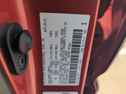 Used 2021 Toyota Tacoma TRD Off-Road w/ Technology Package image 16