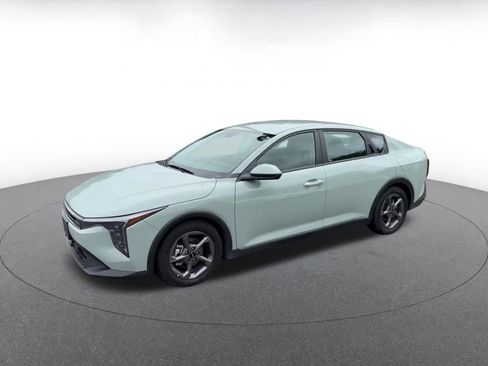 Used 2025 Kia K4 FWD image 7