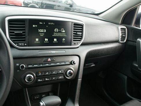 Used 2022 Kia Sportage LX image 17