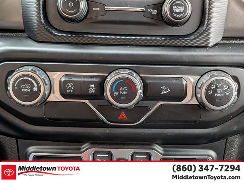 Used 2019 Jeep Wrangler Unlimited Sport S image 26