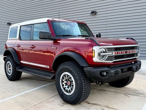 New 2026 Ford Bronco Outer Banks w/ Sasquatch Package AWD/4WD image 1