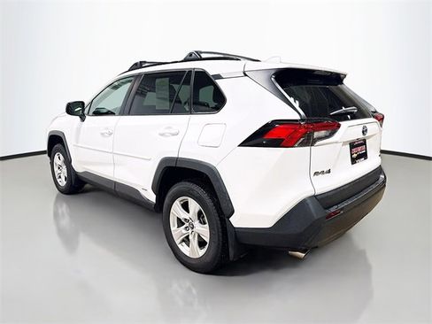 Used 2020 Toyota RAV4 LE image 9
