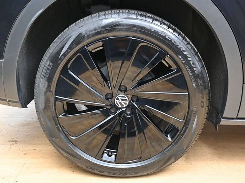 Used 2025 Volkswagen ID.4 Pro AWD/4WD image 13
