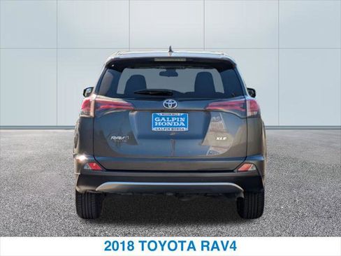 Used 2018 Toyota RAV4 XLE image 8