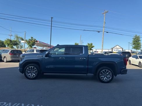 Used 2025 GMC Sierra 1500 Denali w/ Denali Reserve Package AWD/4WD image 4