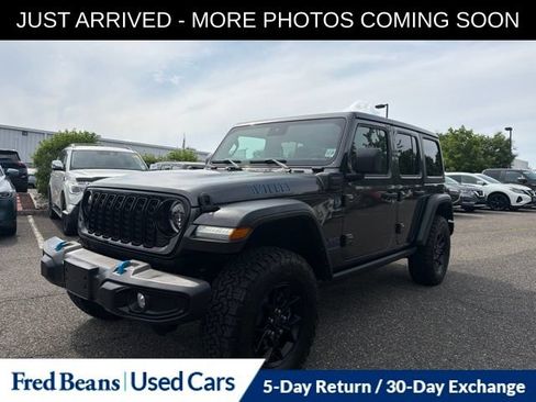 Used 2024 Jeep Wrangler Unlimited AWD/4WD image 3