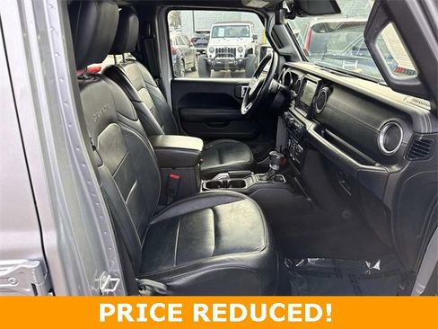 Used 2019 Jeep Wrangler Unlimited Sahara image 9