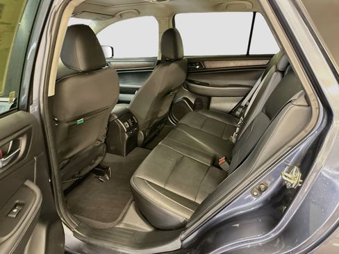 Used 2017 Subaru Outback 2.5i Limited AWD/4WD image 30