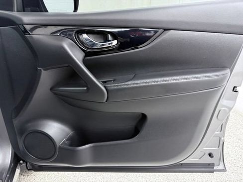 Used 2019 Nissan Rogue Sport SV FWD image 18