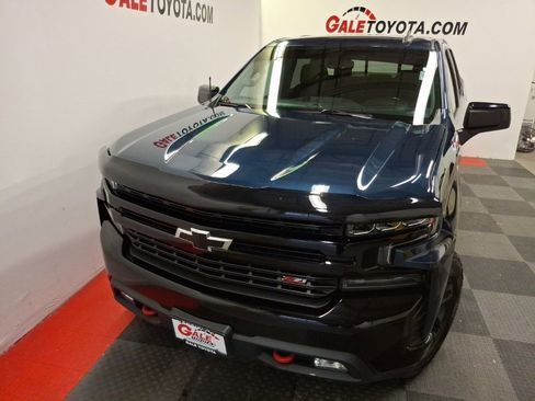 Used 2020 Chevrolet Silverado 1500 LT Trail Boss image 2