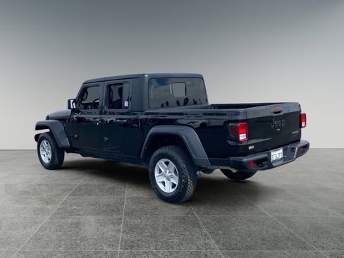 Used 2023 Jeep Gladiator Sport image 3
