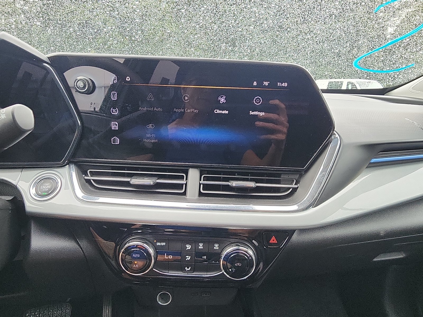 Used 2025 Chevrolet Trax LT FWD image 14