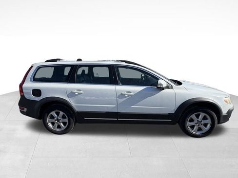 Used 2010 Volvo XC70 3.2 image 2