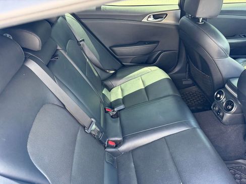 Used 2018 Kia Stinger GT image 19