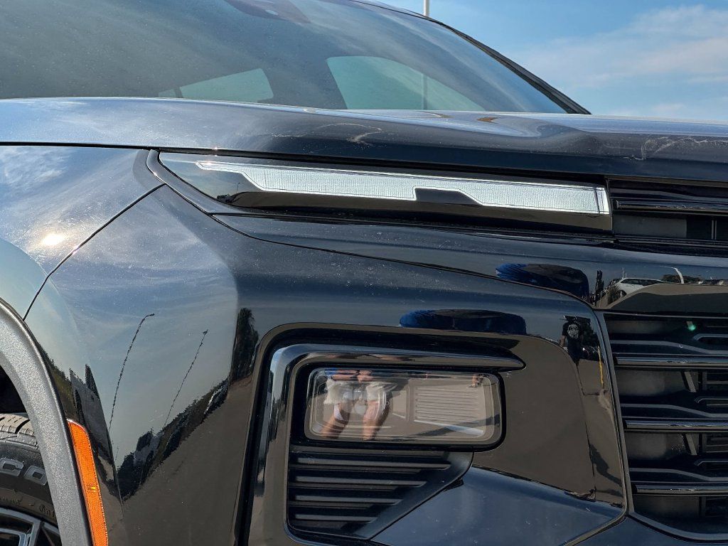 Used 2024 Chevrolet Traverse LS w/ Midnight/Sport Edition FWD image 10