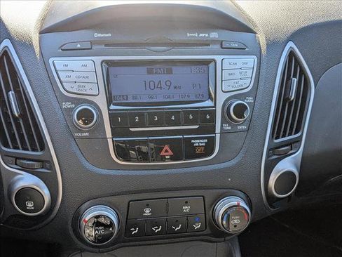 Used 2011 Hyundai Tucson GLS image 12