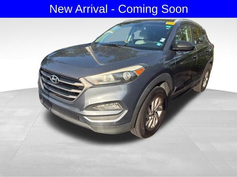 Used 2016 Hyundai Tucson SE w/ Option Group 02 FWD image 2