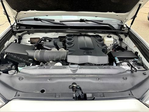 Used 2019 Toyota 4Runner Limited AWD/4WD image 31