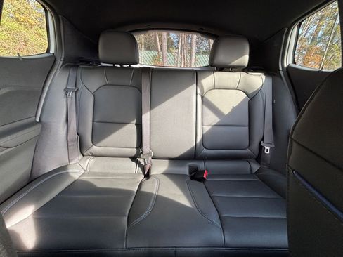 Used 2025 Buick Envista Sport Touring image 38