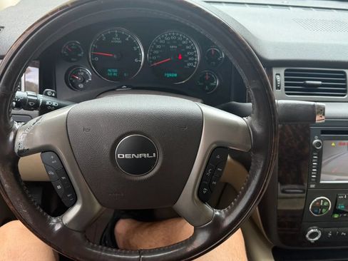 Used 2013 GMC Yukon XL Denali RWD image 21
