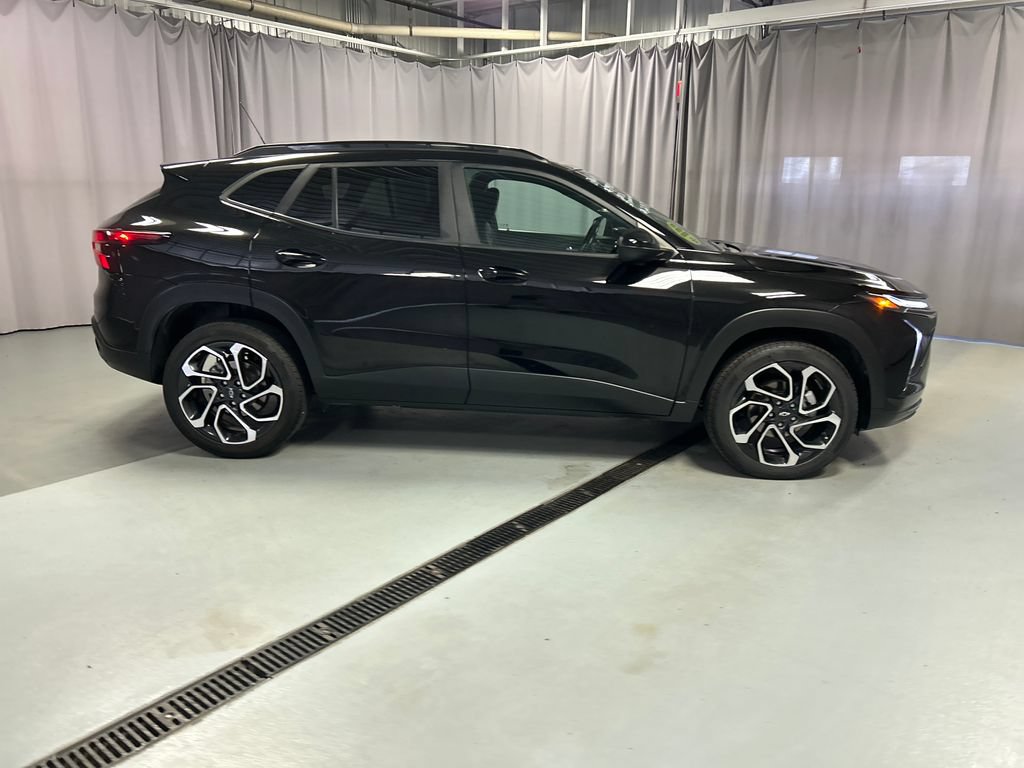 Used 2024 Chevrolet Trax RS w/ Driver Confidence Package FWD image 8