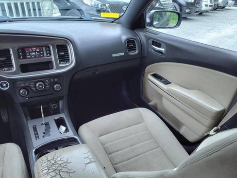 Used 2012 Dodge Charger SE image 9