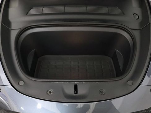 Used 2023 Tesla Model Y Long Range AWD/4WD image 26