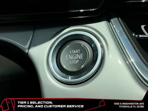 Used 2025 Chevrolet Trax LT w/ LT Convenience Package FWD image 34