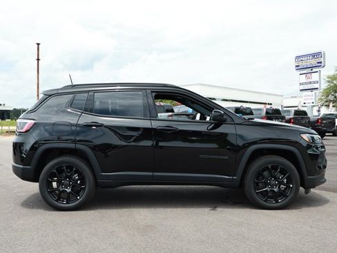 New 2026 Jeep Compass Latitude AWD/4WD image 4
