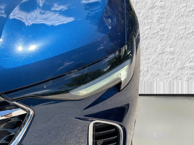 Used 2022 Buick Envision Avenir w/ Technology Package II FWD image 9
