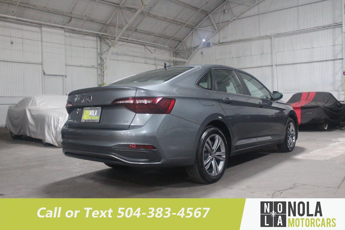 Used 2024 Volkswagen Jetta SE FWD image 10