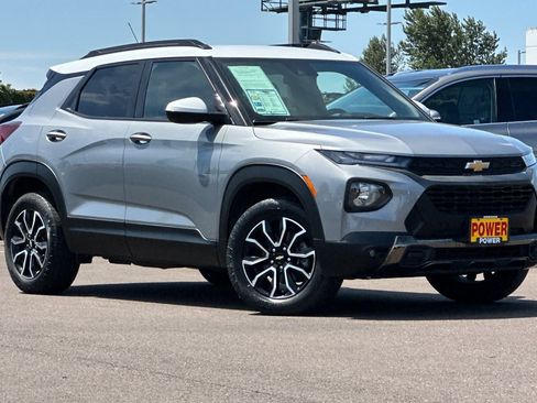 Used 2023 Chevrolet TrailBlazer ACTIV AWD/4WD image 2