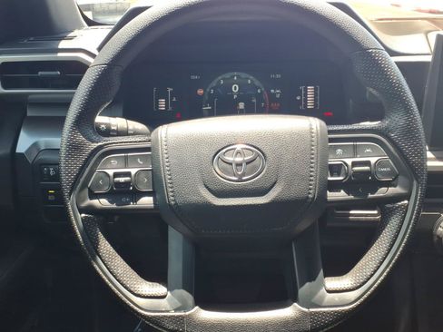 Certified 2025 Toyota Tacoma SR5 AWD/4WD image 12