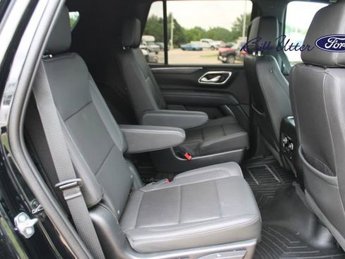 Used 2023 Chevrolet Tahoe Z71 w/ Luxury Package AWD/4WD image 13