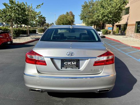 Used 2012 Hyundai Genesis 5.0 RWD image 9